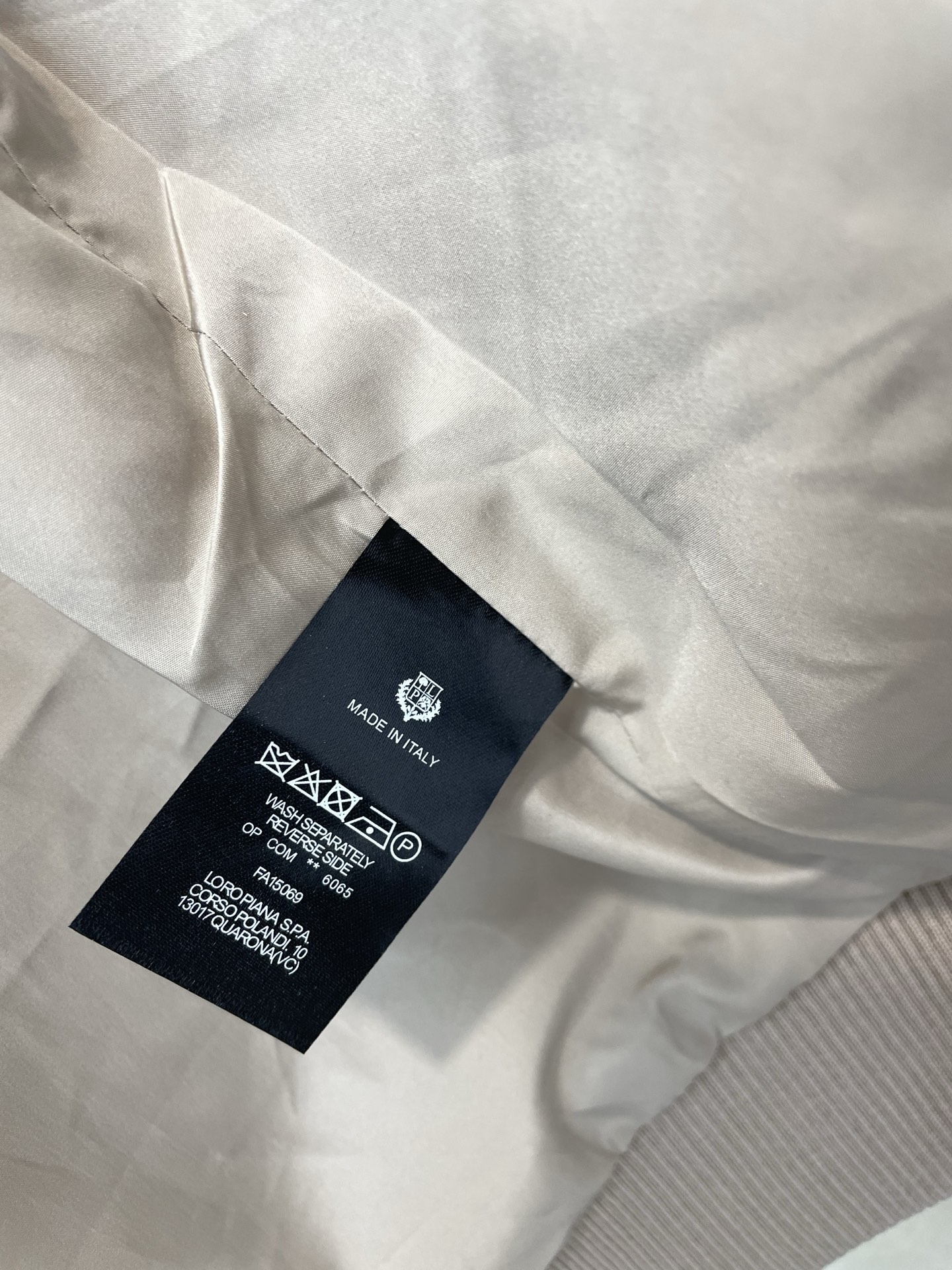 Loro Piana-Loro Piana诺悠翩雅💥独家专供新款麂皮夹克 贸易公司渠道稀出，降温天气必备的保暖单品，不论