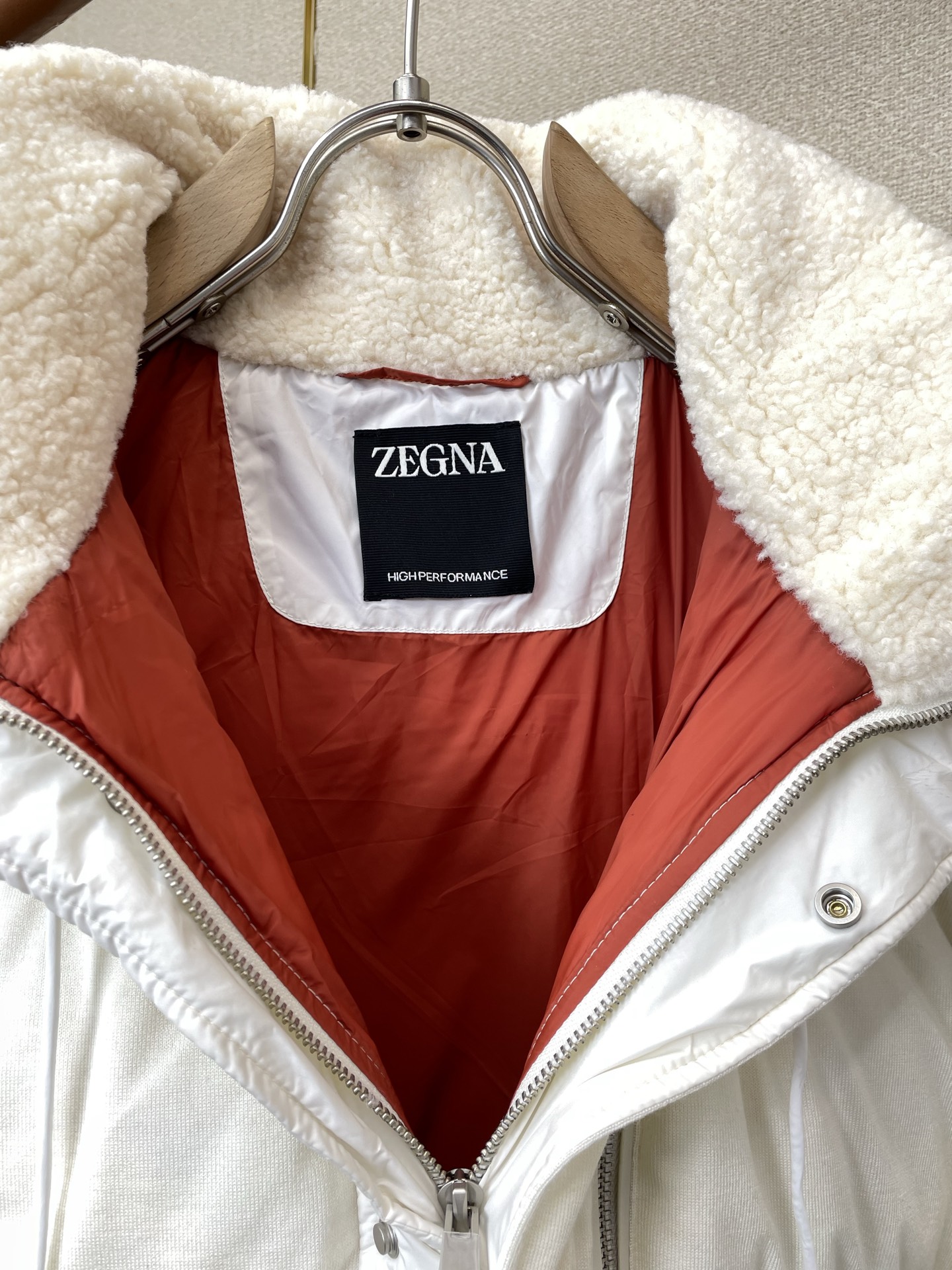 羽绒服-ZEGNA杰尼亚💥独家专供新款连帽羽绒服。贸易公司渠道稀出,降温天气必备的保暖单品,不论是日常还是户外运动都能穿 羽绒服-ZEGNA杰尼亚💥独家专供新款连帽羽绒服。贸易公司渠道稀出,降温天气必备的保暖单品,不论是日常还是户外运动都能穿