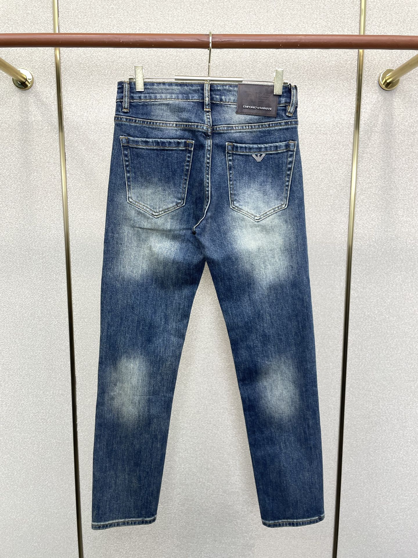 Armani阿玛尼💥砸锅卖铁都要上的新款新款休闲牛仔裤👖高端版本 专柜定制面料 透气舒适度高，细节无可挑剔，品牌元素设计