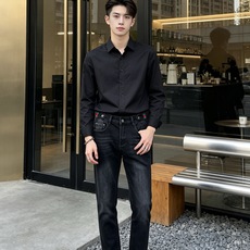 Gucci古驰💥砸锅卖铁都要上的新款新款休闲牛仔裤👖高端版本 专柜定制面料 透气舒适度高,细节无可挑剔,品牌元素设计理念 Gucci古驰💥砸锅卖铁都要上的新款新款休闲牛仔裤👖高端版本 专柜定制面料 透气舒适度高,细节无可挑剔,品牌元素设计理念