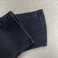 Gucci古驰💥砸锅卖铁都要上的新款新款休闲牛仔裤👖高端版本 专柜定制面料 透气舒适度高,细节无可挑剔,品牌元素设计理念 Gucci古驰💥砸锅卖铁都要上的新款新款休闲牛仔裤👖高端版本 专柜定制面料 透气舒适度高,细节无可挑剔,品牌元素设计理念