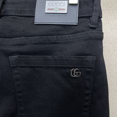 Gucci古驰💥砸锅卖铁都要上的新款新款休闲牛仔裤👖高端版本 专柜定制面料 透气舒适度高,细节无可挑剔,品牌元素设计理念 Gucci古驰💥砸锅卖铁都要上的新款新款休闲牛仔裤👖高端版本 专柜定制面料 透气舒适度高,细节无可挑剔,品牌元素设计理念