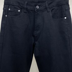 Gucci古驰💥砸锅卖铁都要上的新款新款休闲牛仔裤👖高端版本 专柜定制面料 透气舒适度高,细节无可挑剔,品牌元素设计理念 Gucci古驰💥砸锅卖铁都要上的新款新款休闲牛仔裤👖高端版本 专柜定制面料 透气舒适度高,细节无可挑剔,品牌元素设计理念