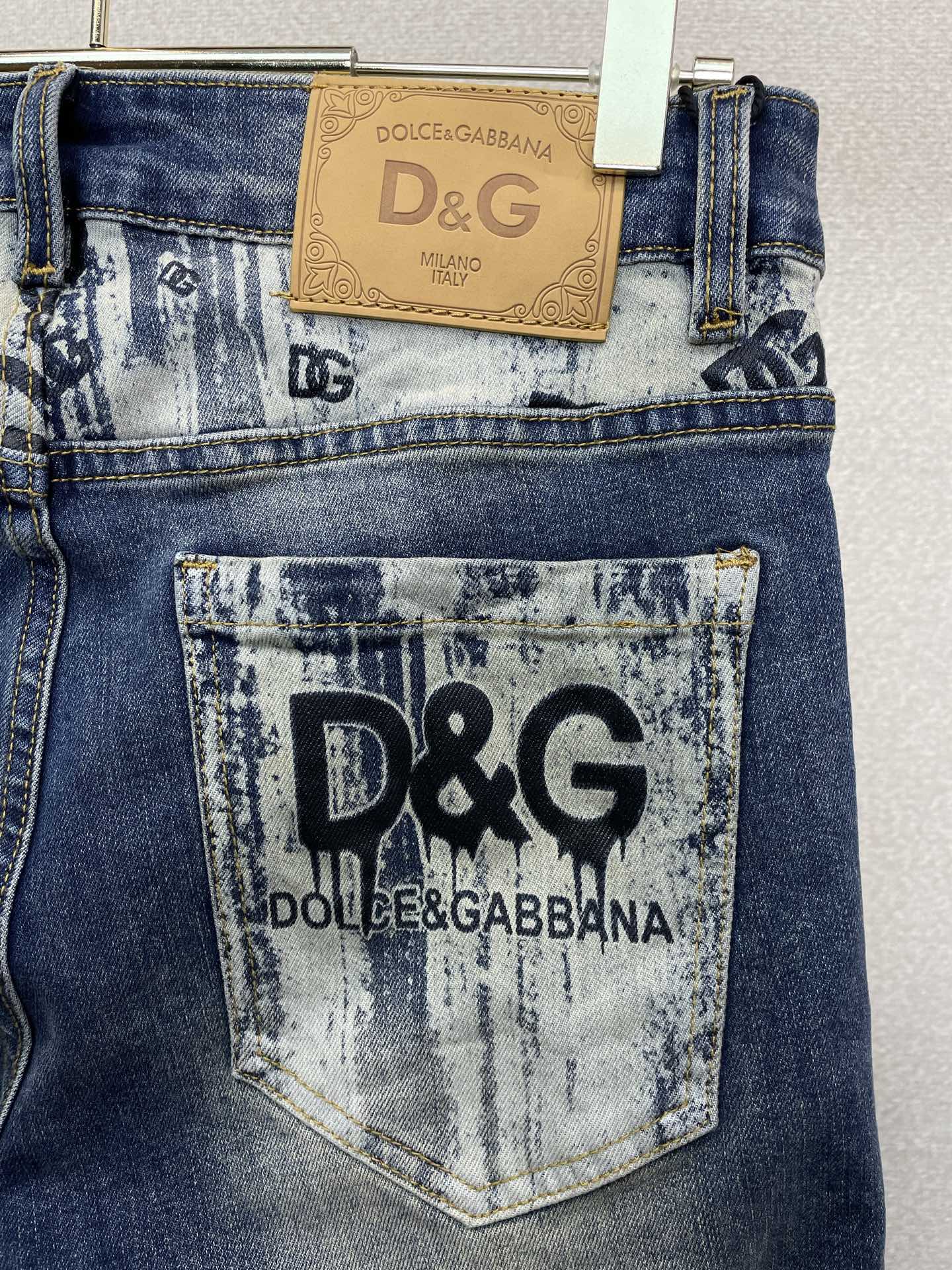 Dolce&Gabbana杜嘉班纳💥砸锅卖铁都要上的新款新款休闲牛仔裤👖高端版本 专柜定制面料 透气舒适度高，细节无可挑