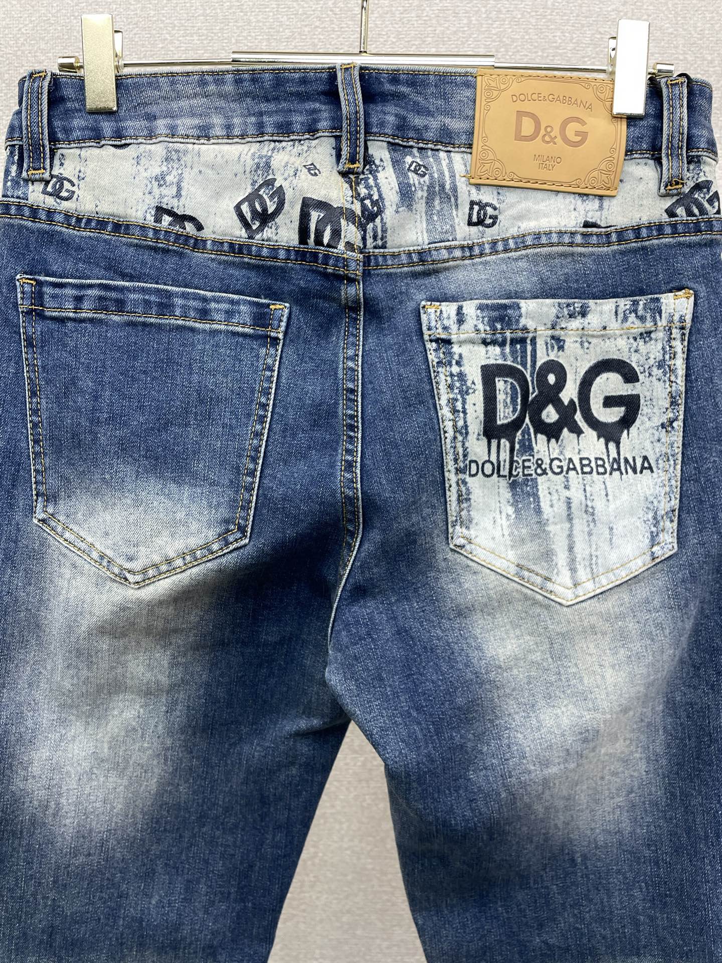 Dolce&Gabbana杜嘉班纳💥砸锅卖铁都要上的新款新款休闲牛仔裤👖高端版本 专柜定制面料 透气舒适度高，细节无可挑
