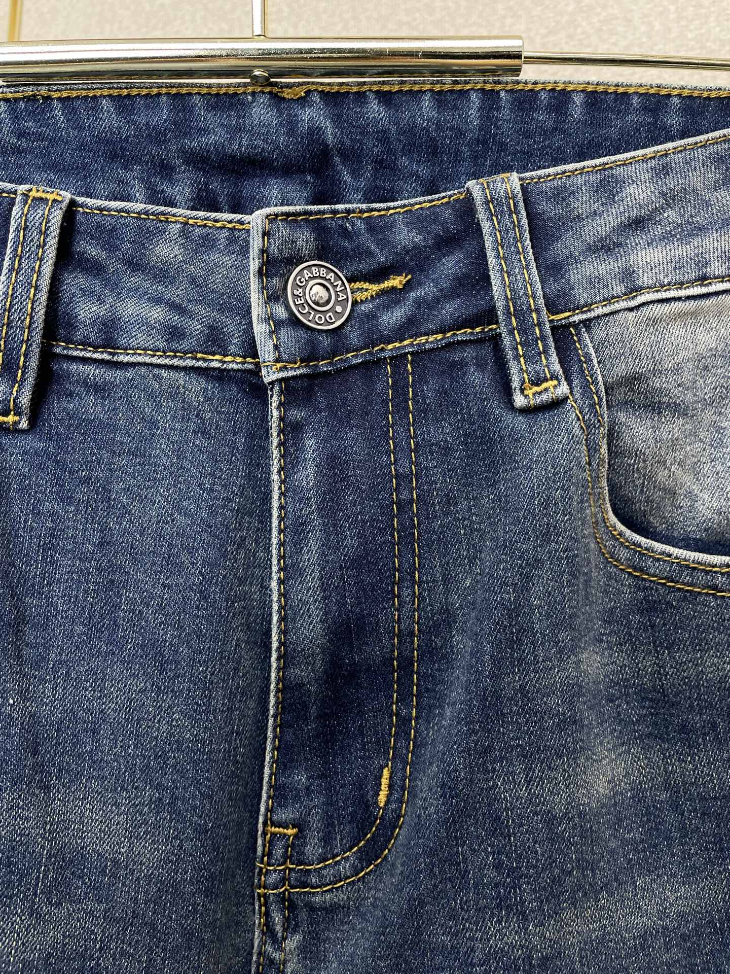Dolce&Gabbana杜嘉班纳💥砸锅卖铁都要上的新款新款休闲牛仔裤👖高端版本 专柜定制面料 透气舒适度高，细节无可挑