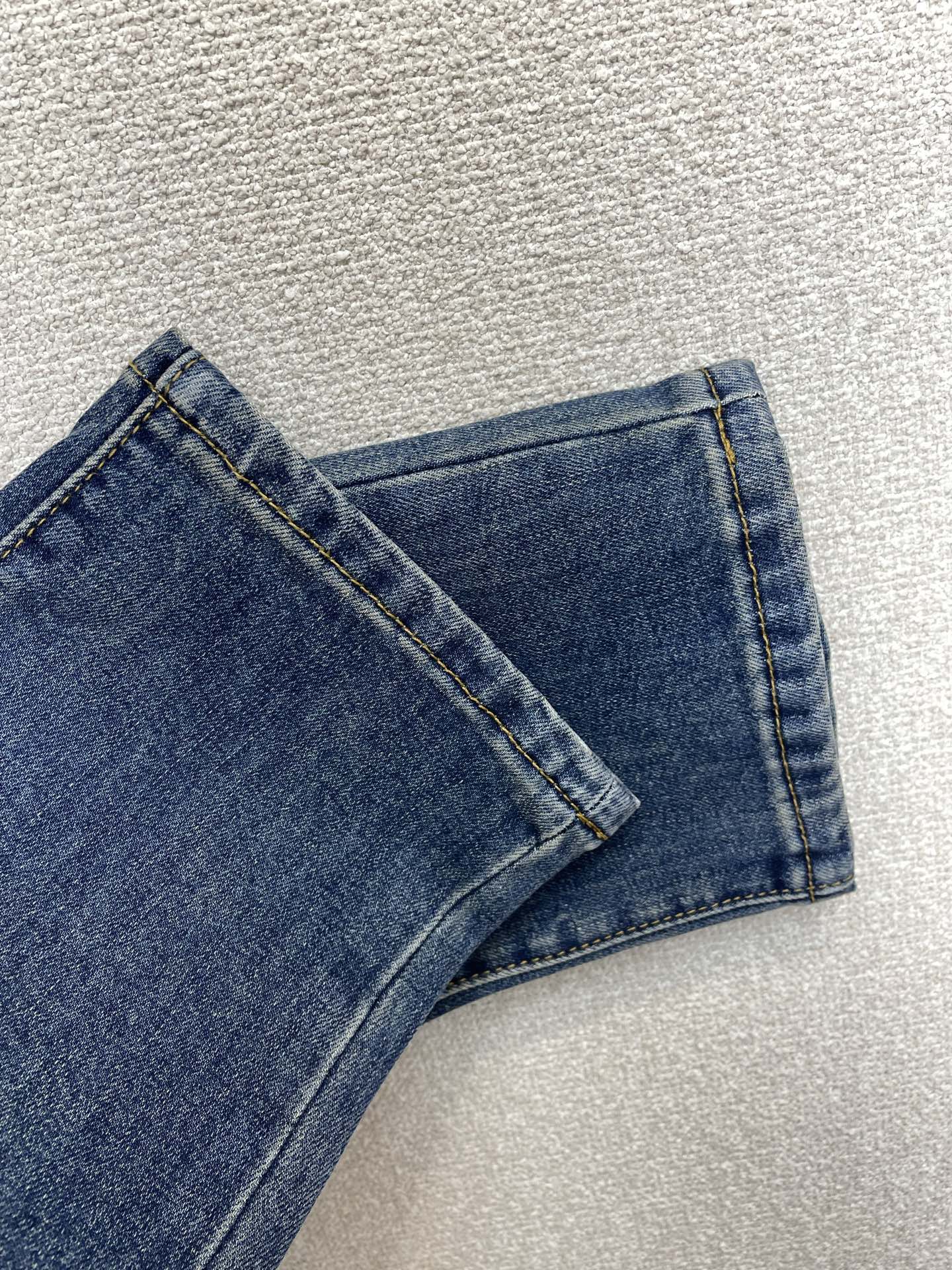 Dolce&Gabbana杜嘉班纳💥砸锅卖铁都要上的新款新款休闲牛仔裤👖高端版本 专柜定制面料 透气舒适度高，细节无可挑