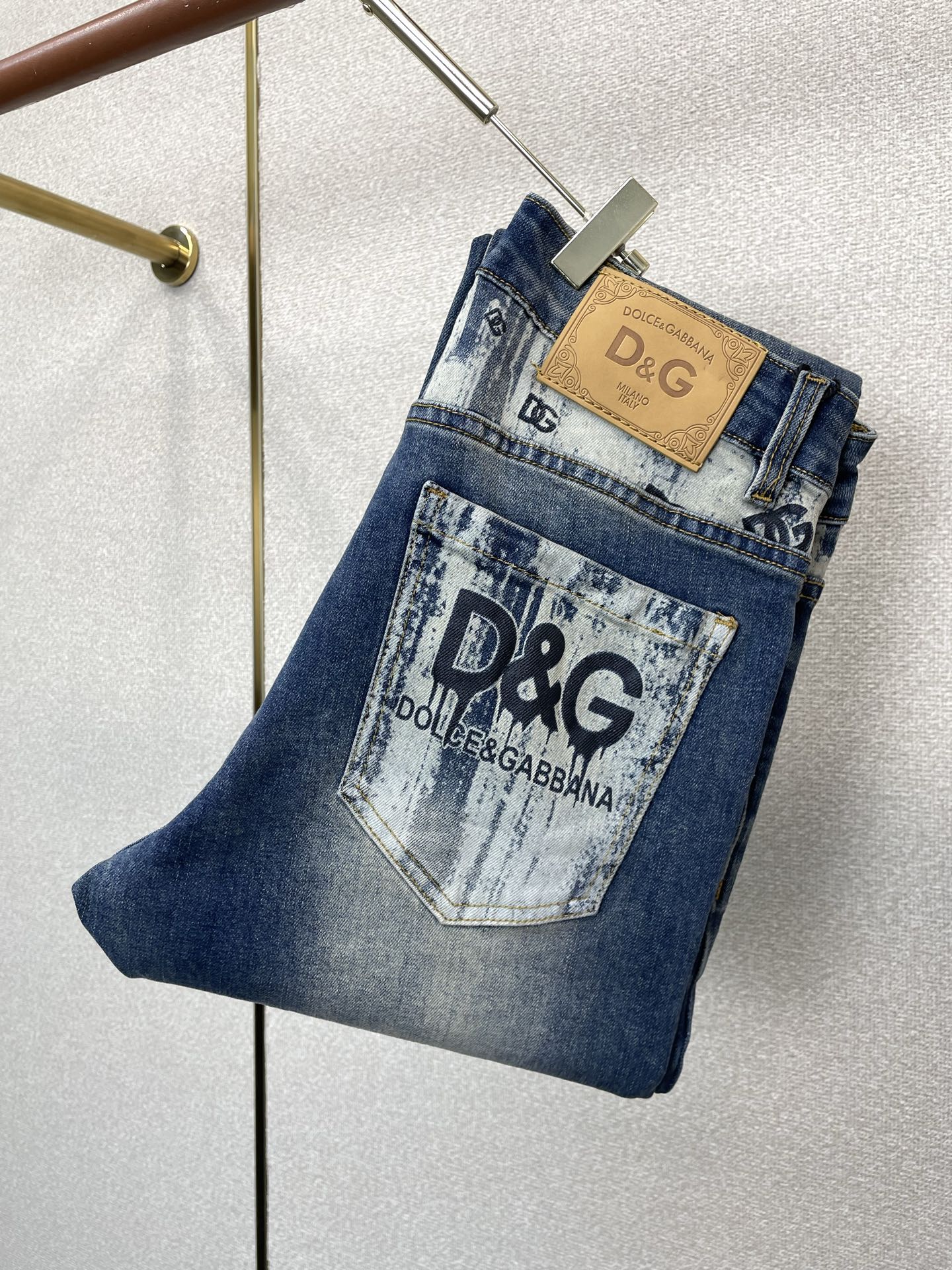 Dolce&Gabbana杜嘉班纳💥砸锅卖铁都要上的新款新款休闲牛仔裤👖高端版本 专柜定制面料 透气舒适度高，细节无可挑