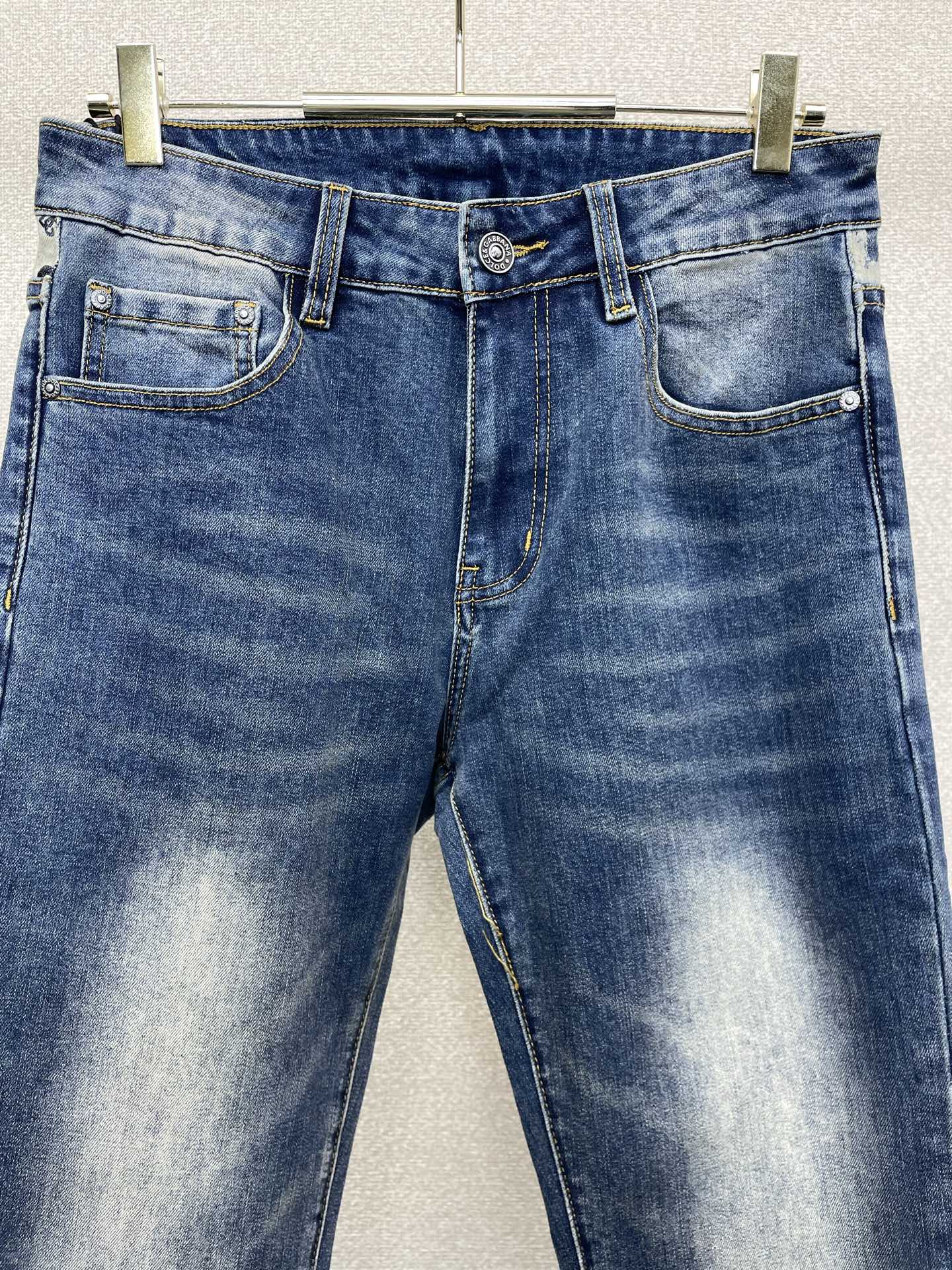 Dolce&Gabbana杜嘉班纳💥砸锅卖铁都要上的新款新款休闲牛仔裤👖高端版本 专柜定制面料 透气舒适度高，细节无可挑