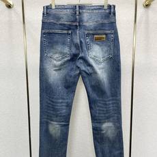 Dolce&Gabbana杜嘉班纳💥砸锅卖铁都要上的新款新款休闲牛仔裤👖高端版本 专柜定制面料 透气舒适度高,细节无可挑 Dolce&Gabbana杜嘉班纳💥砸锅卖铁都要上的新款新款休闲牛仔裤👖高端版本 专柜定制面料 透气舒适度高,细节无可挑