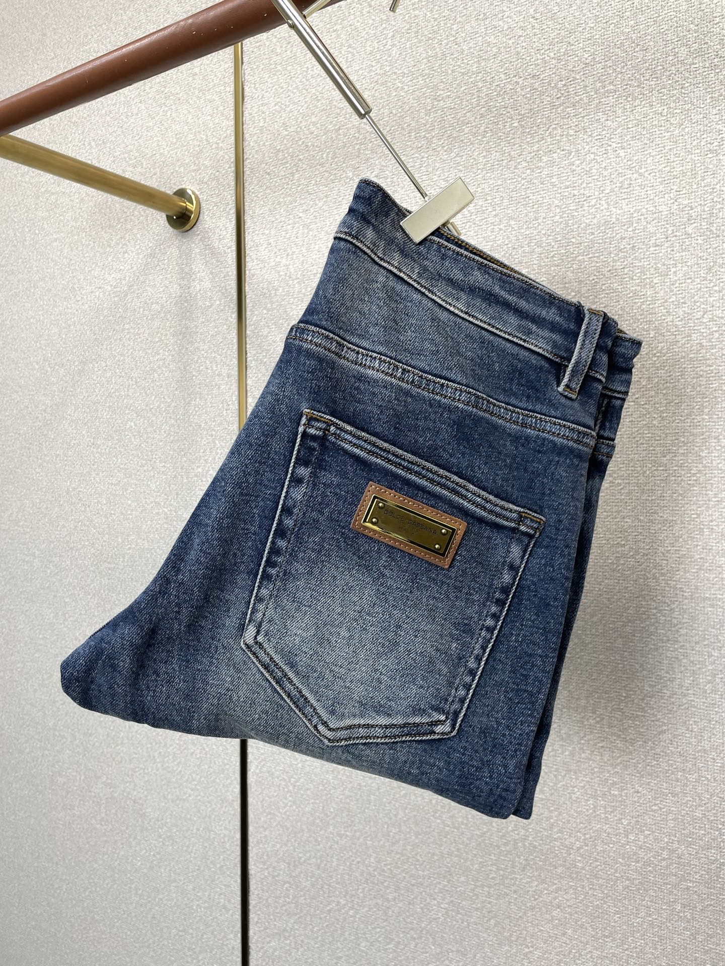 Dolce&Gabbana杜嘉班纳💥砸锅卖铁都要上的新款新款休闲牛仔裤👖高端版本 专柜定制面料 透气舒适度高，细节无可挑