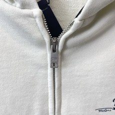 Prada普拉达👚砸锅卖铁都要上的新款👚新款女装休闲外套 高端版本!独特设计 专柜定制面料 透气舒适度高,细节无可挑剔, Prada普拉达👚砸锅卖铁都要上的新款👚新款女装休闲外套 高端版本!独特设计 专柜定制面料 透气舒适度高,细节无可挑剔,