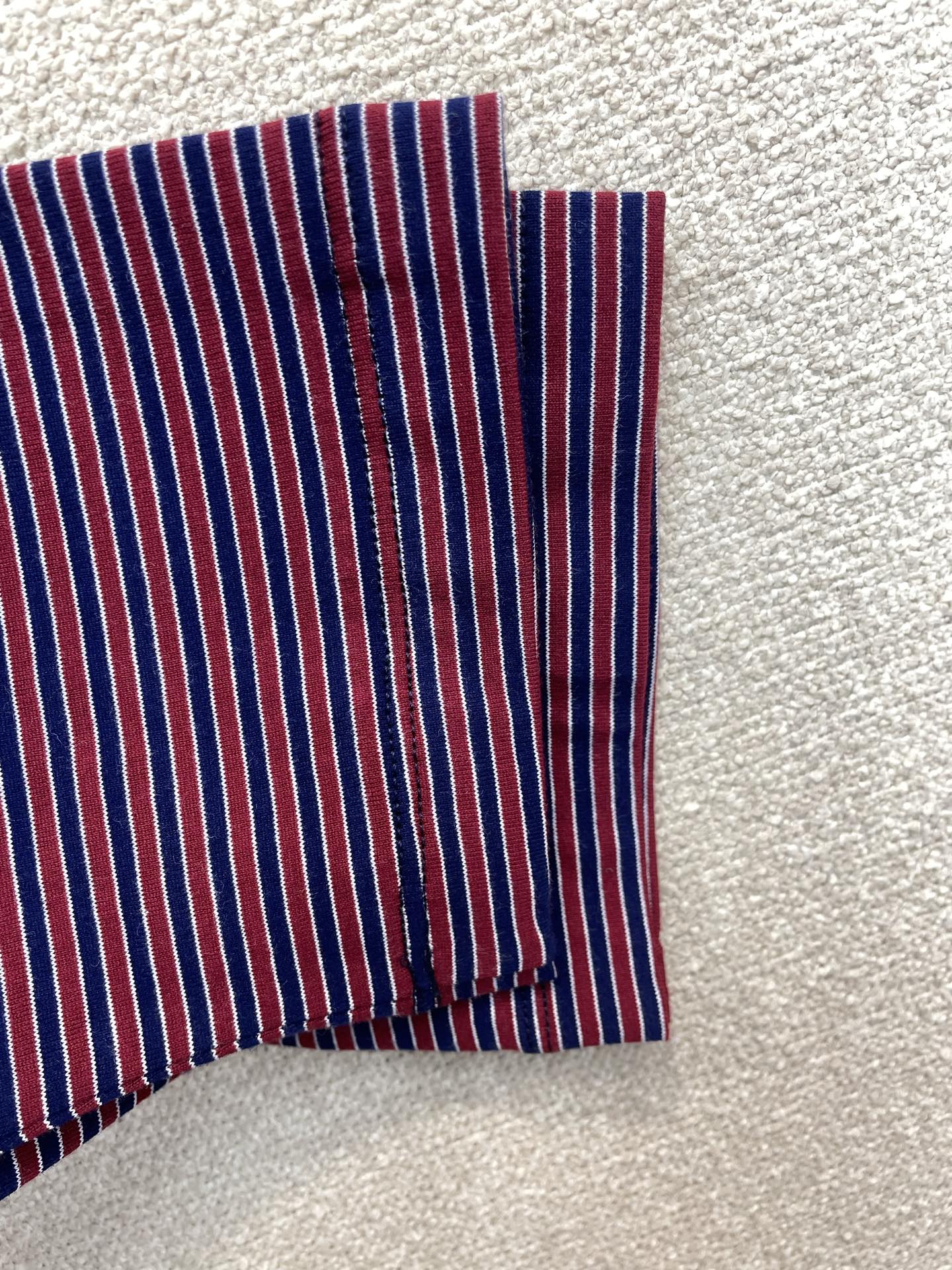 Miumiu谬谬👚砸锅卖铁都要上的新款👚新款女装休闲条纹长袖 高端版本！独特设计 专柜定制面料 透气舒适度高，细节无可挑