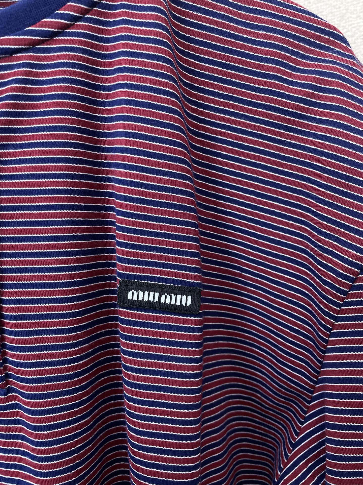 Miumiu谬谬👚砸锅卖铁都要上的新款👚新款女装休闲条纹长袖 高端版本！独特设计 专柜定制面料 透气舒适度高，细节无可挑