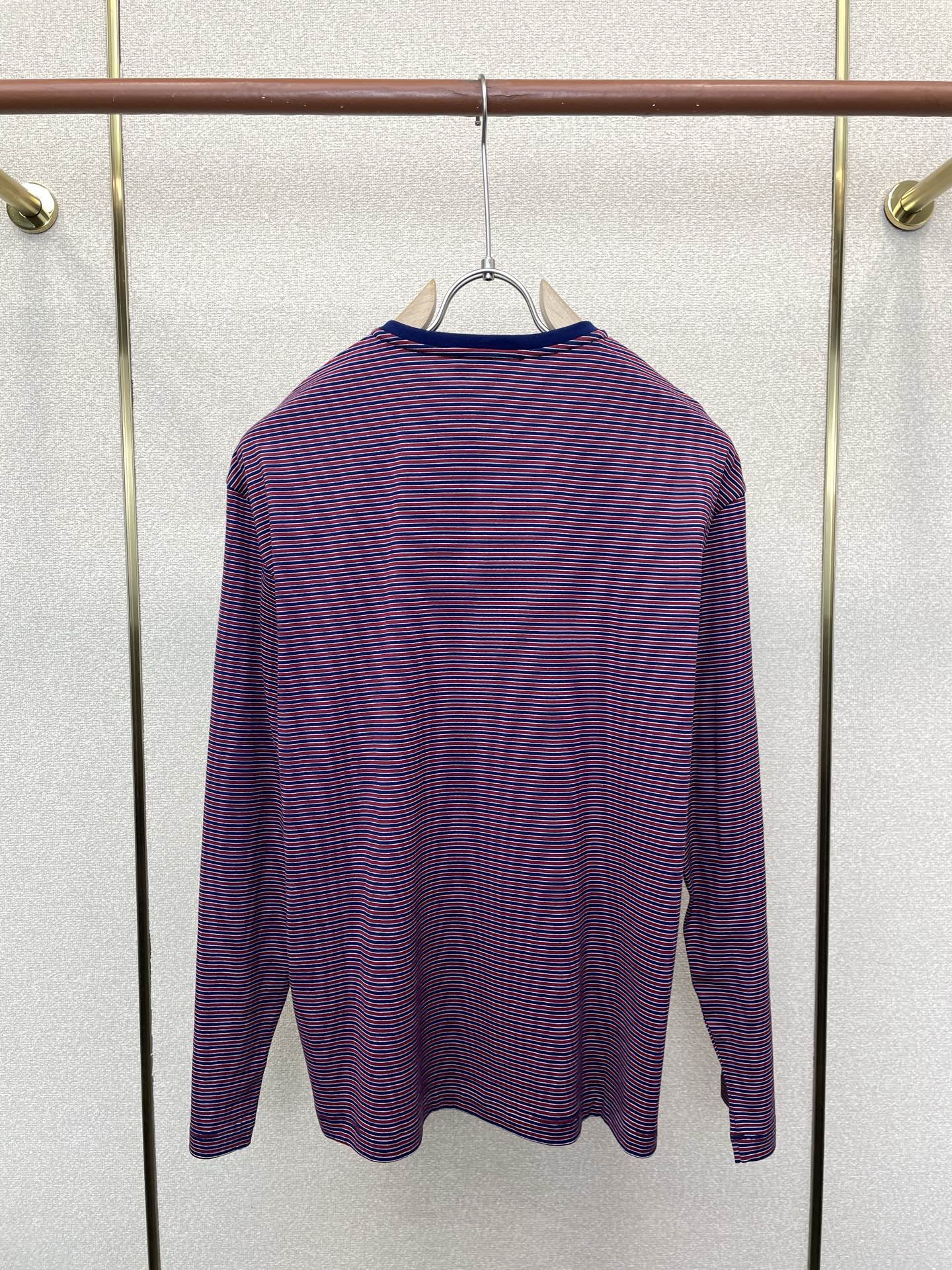 Miumiu谬谬👚砸锅卖铁都要上的新款👚新款女装休闲条纹长袖 高端版本！独特设计 专柜定制面料 透气舒适度高，细节无可挑