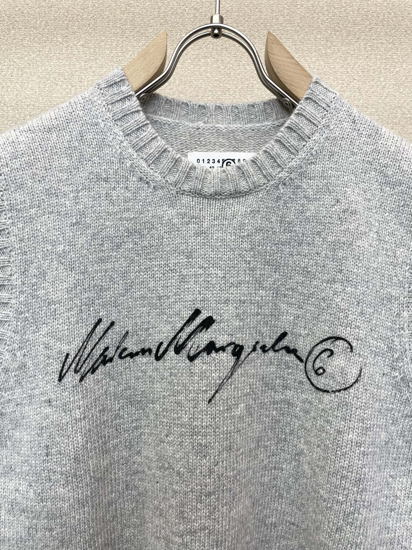Masion Margiela梅森马吉拉👚砸锅卖铁都要上的新款👚新款女装休闲针织马甲 高端版本！独特设计 专柜定制面料 