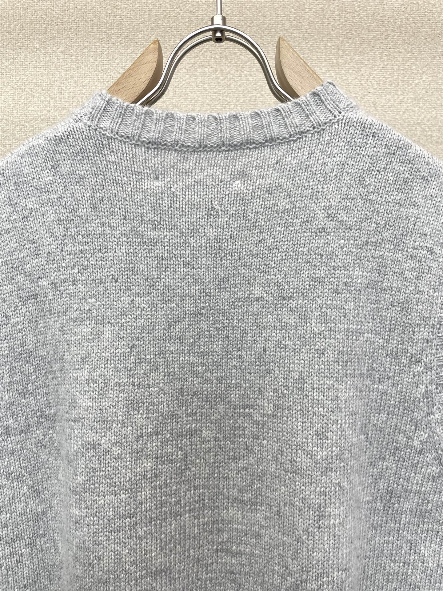 Masion Margiela梅森马吉拉👚砸锅卖铁都要上的新款👚新款女装休闲针织马甲 高端版本！独特设计 专柜定制面料 