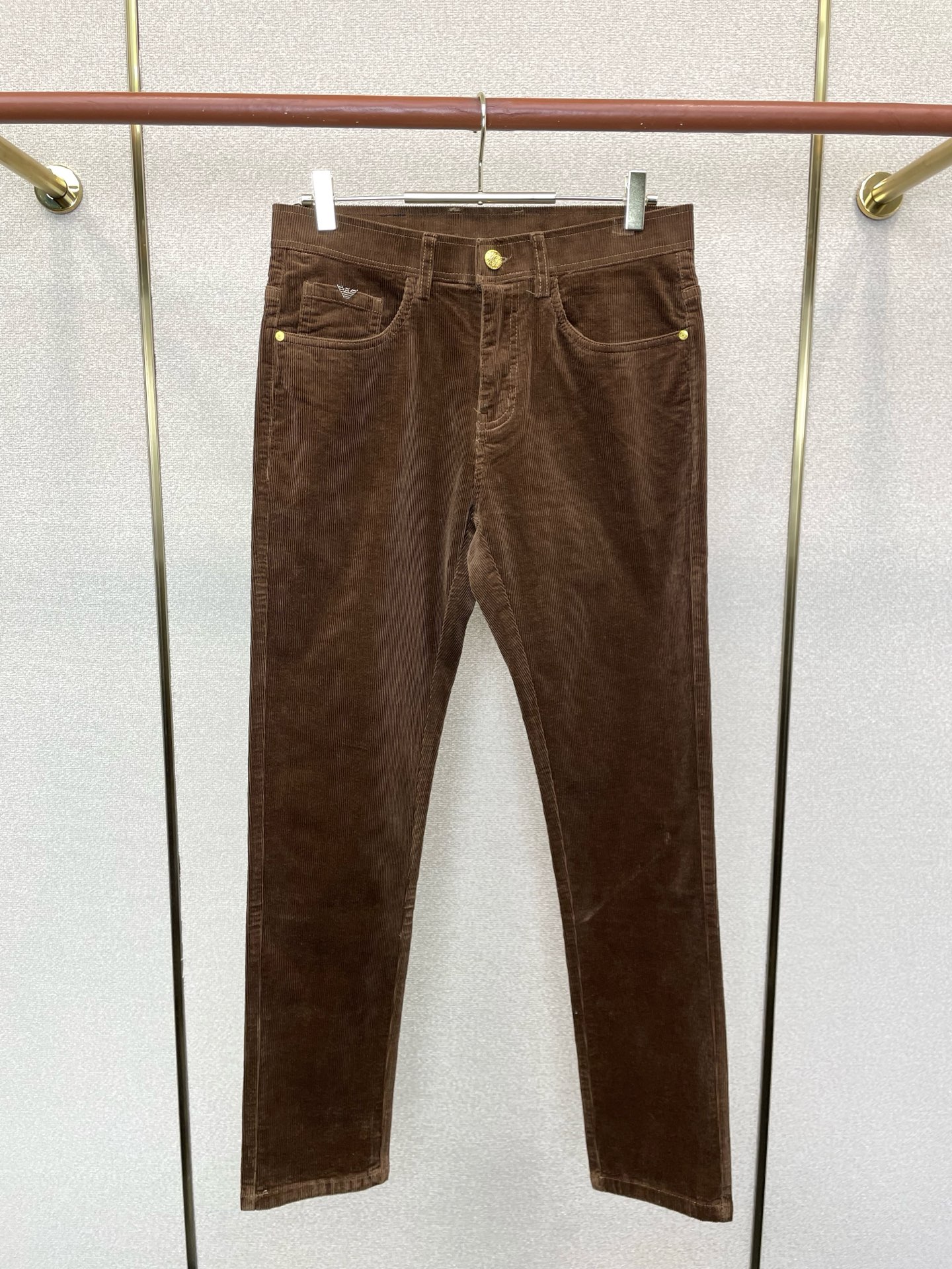 Armani阿玛尼💥砸锅卖铁都要上的新款新款休闲牛仔裤👖高端版本 专柜定制面料 透气舒适度高，细节无可挑剔，品牌元素设计