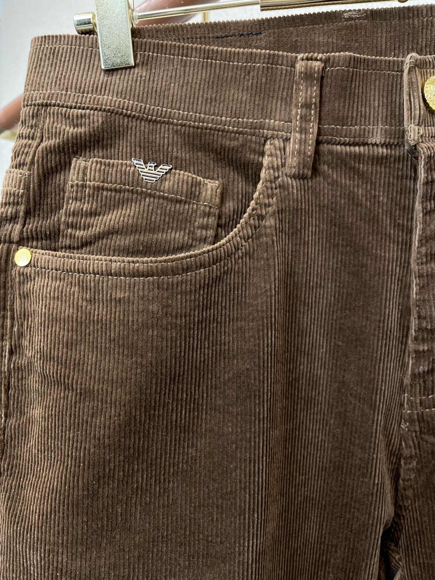 Armani阿玛尼💥砸锅卖铁都要上的新款新款休闲牛仔裤👖高端版本 专柜定制面料 透气舒适度高，细节无可挑剔，品牌元素设计
