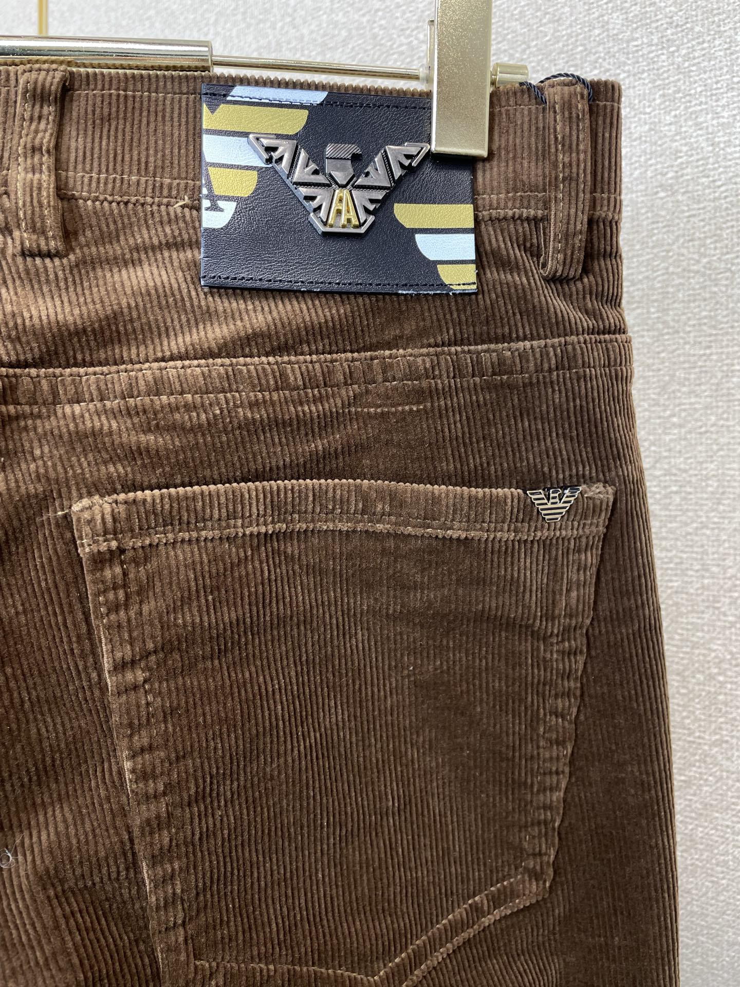 Armani阿玛尼💥砸锅卖铁都要上的新款新款休闲牛仔裤👖高端版本 专柜定制面料 透气舒适度高，细节无可挑剔，品牌元素设计