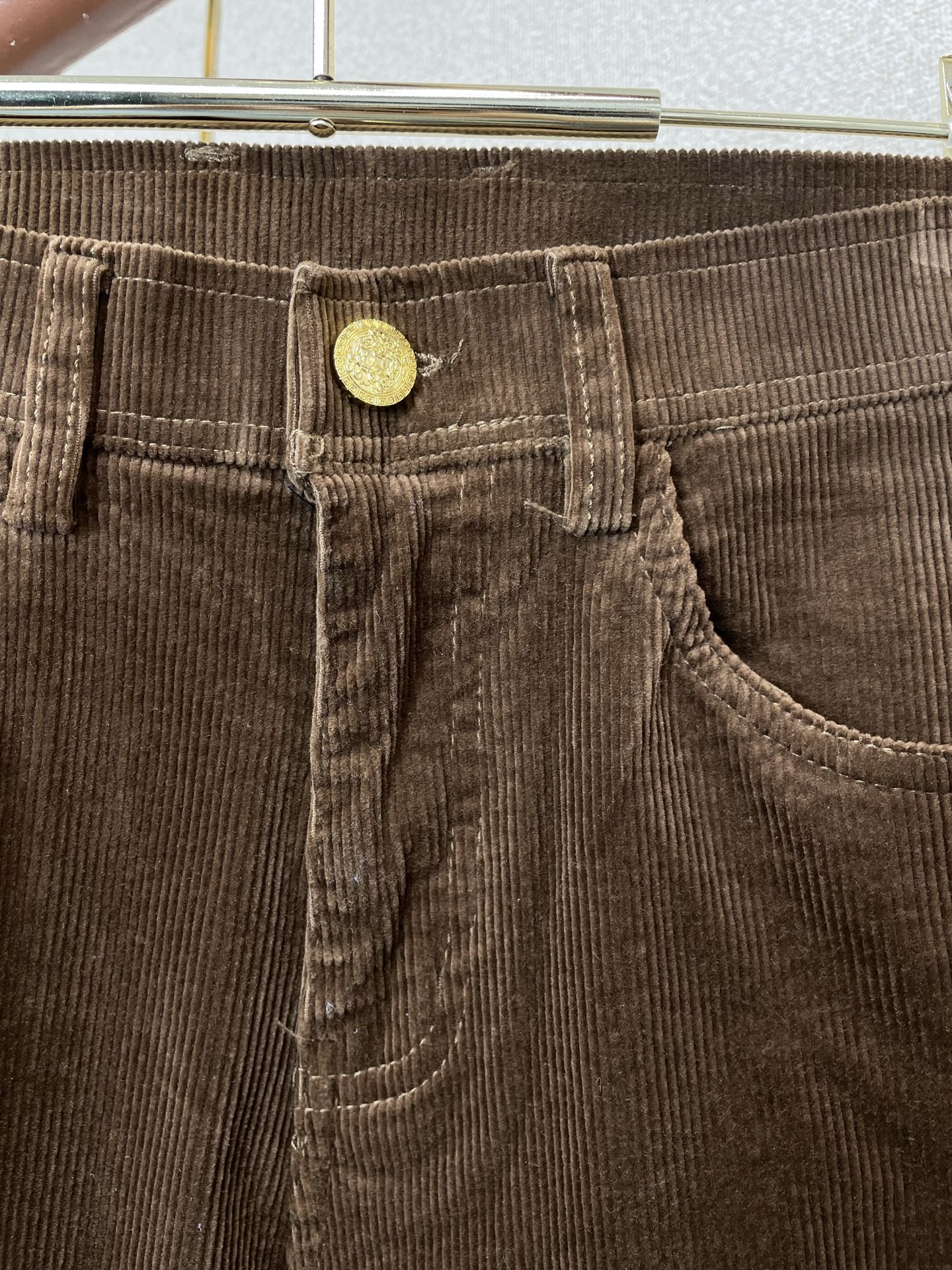 Armani阿玛尼💥砸锅卖铁都要上的新款新款休闲牛仔裤👖高端版本 专柜定制面料 透气舒适度高，细节无可挑剔，品牌元素设计