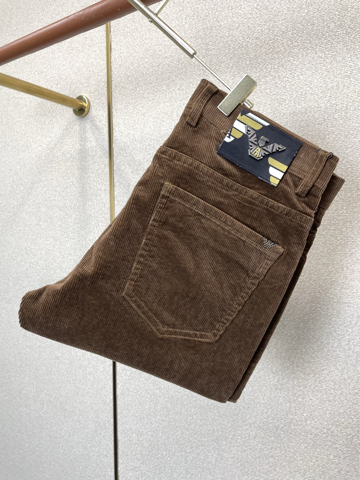 Armani阿玛尼💥砸锅卖铁都要上的新款新款休闲牛仔裤👖高端版本 专柜定制面料 透气舒适度高，细节无可挑剔，品牌元素设计