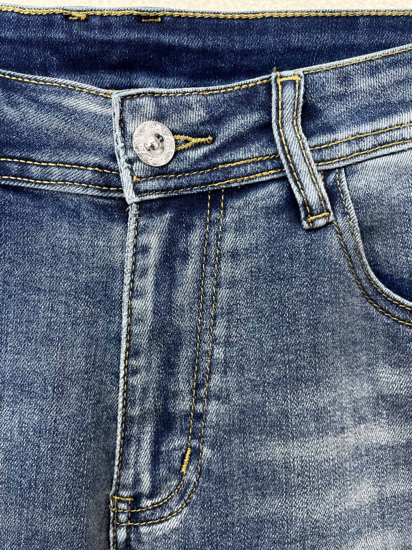Burberry巴宝莉💥砸锅卖铁都要上的新款新款休闲牛仔裤👖高端版本 专柜定制面料 透气舒适度高，细节无可挑剔，品牌元素