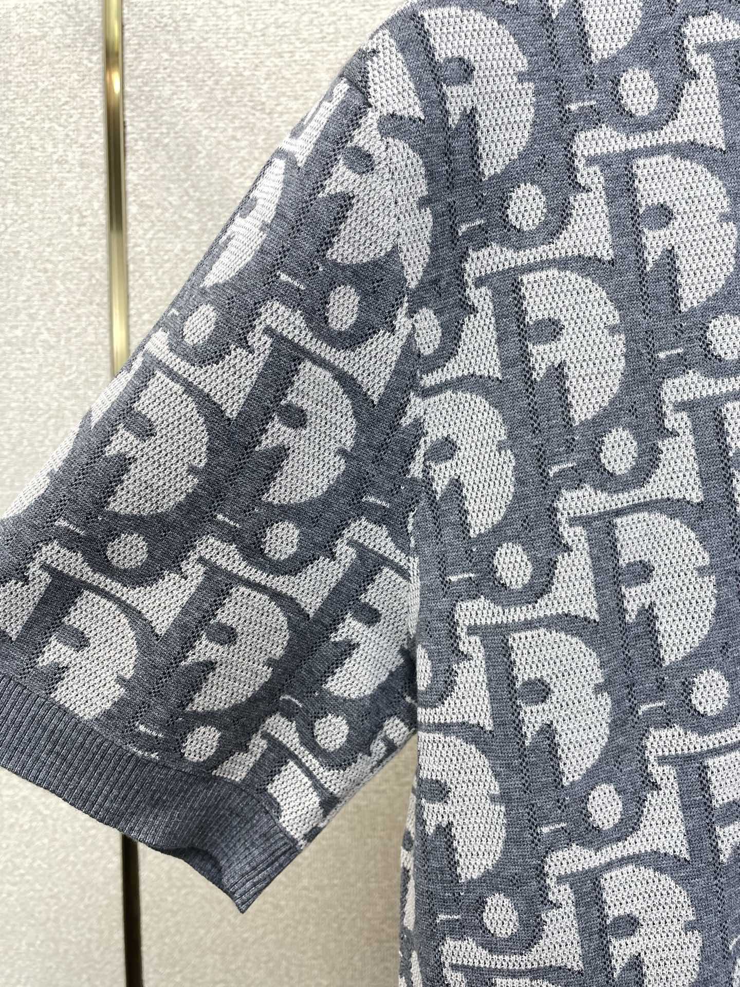 Dior迪奥💥砸锅卖铁都要上的新款新款原单男士针织短袖 高端定制 高端版本 时尚百搭爆款⚠️⚠️✨✨进口面料 手感超柔软