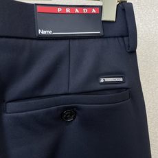 Prada普拉达💥砸锅卖铁都要上的新款新款 休闲裤 高端版本!专柜定制面料 透气舒适度高,细节无可挑剔,品牌元素设计理念 Prada普拉达💥砸锅卖铁都要上的新款新款 休闲裤 高端版本!专柜定制面料 透气舒适度高,细节无可挑剔,品牌元素设计理念