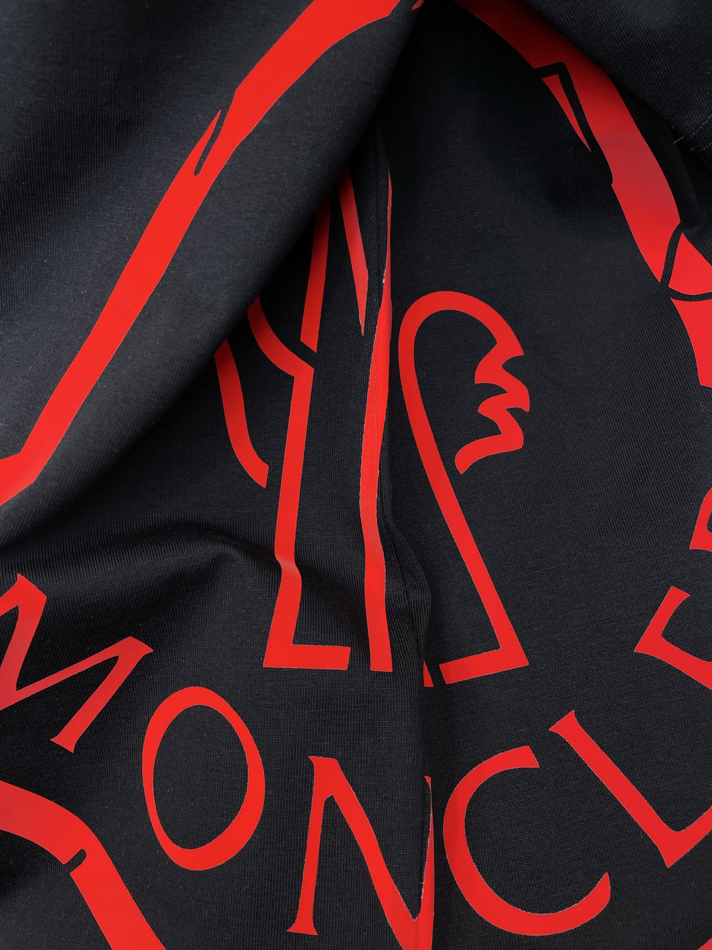 Moncler蒙口💥砸锅卖铁都要上的新款新款原单男士休闲短袖 高端定制 高端版本 时尚百搭爆款⚠️⚠️✨✨进口面料 手感