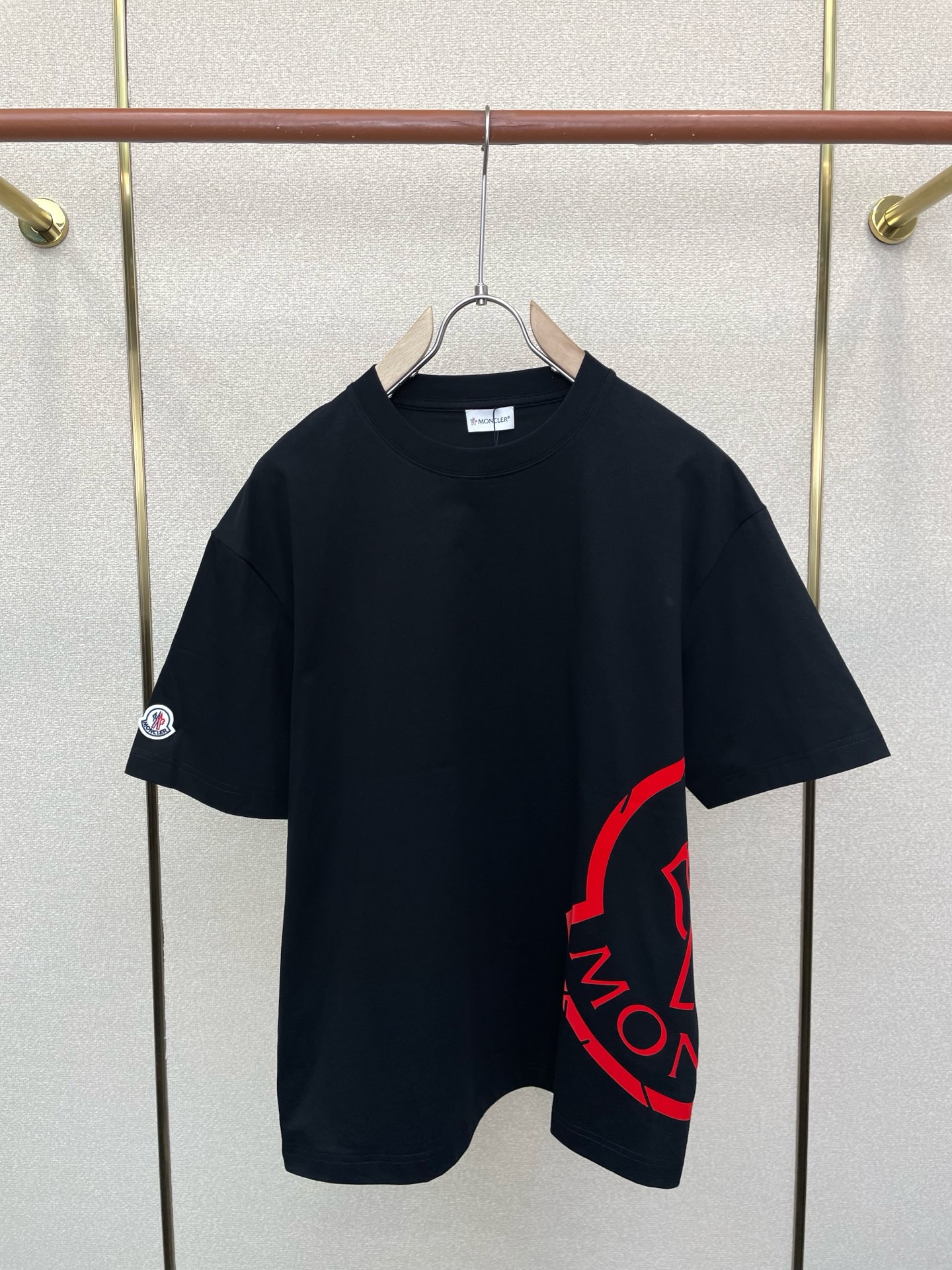 Moncler蒙口💥砸锅卖铁都要上的新款新款原单男士休闲短袖 高端定制 高端版本 时尚百搭爆款⚠️⚠️✨✨进口面料 手感