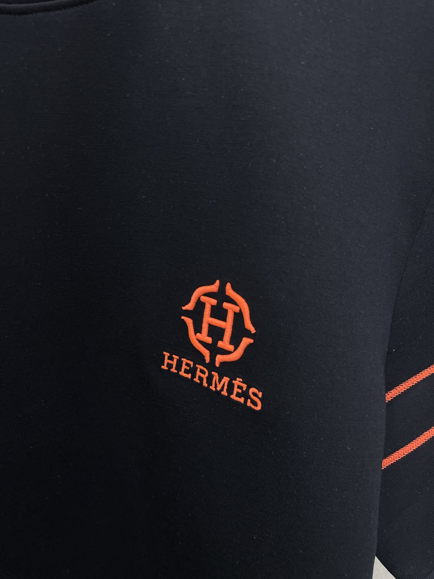 Hermès爱马仕💥砸锅卖铁都要上的新款新款原单男士休闲短袖 高端定制 高端版本 时尚百搭爆款⚠️⚠️✨✨进口面料 手感