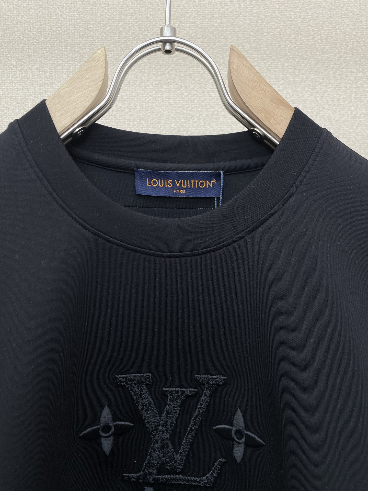 Louis Vuitton路易威登💥砸锅卖铁都要上的新款新款原单男士休闲短袖 高端定制 高端版本 时尚百搭爆款⚠️⚠️✨