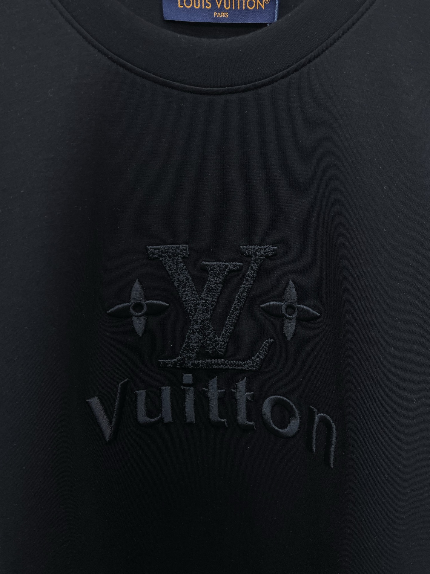 Louis Vuitton路易威登💥砸锅卖铁都要上的新款新款原单男士休闲短袖 高端定制 高端版本 时尚百搭爆款⚠️⚠️✨