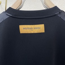 Louis Vuitton路易威登💥砸锅卖铁都要上的新款新款原单男士休闲短袖 高端定制 高端版本 时尚百搭爆款⚠️⚠️✨ Louis Vuitton路易威登💥砸锅卖铁都要上的新款新款原单男士休闲短袖 高端定制 高端版本 时尚百搭爆款⚠️⚠️✨