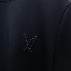 Louis Vuitton路易威登💥砸锅卖铁都要上的新款新款原单男士休闲短袖 高端定制 高端版本 时尚百搭爆款⚠️⚠️✨ Louis Vuitton路易威登💥砸锅卖铁都要上的新款新款原单男士休闲短袖 高端定制 高端版本 时尚百搭爆款⚠️⚠️✨