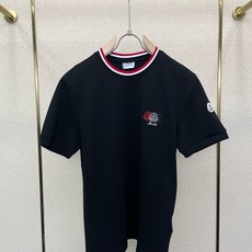 Moncler蒙口💥砸锅卖铁都要上的新款新款原单男士休闲短袖 高端定制 高端版本 时尚百搭爆款⚠️⚠️✨✨进口面料 手感 Moncler蒙口💥砸锅卖铁都要上的新款新款原单男士休闲短袖 高端定制 高端版本 时尚百搭爆款⚠️⚠️✨✨进口面料 手感