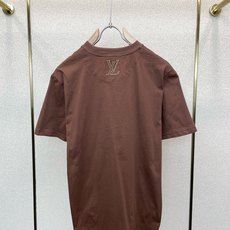 Louis Vuitton路易威登💥砸锅卖铁都要上的新款新款原单男士休闲短袖 高端定制 高端版本 时尚百搭爆款⚠️⚠️✨ Louis Vuitton路易威登💥砸锅卖铁都要上的新款新款原单男士休闲短袖 高端定制 高端版本 时尚百搭爆款⚠️⚠️✨
