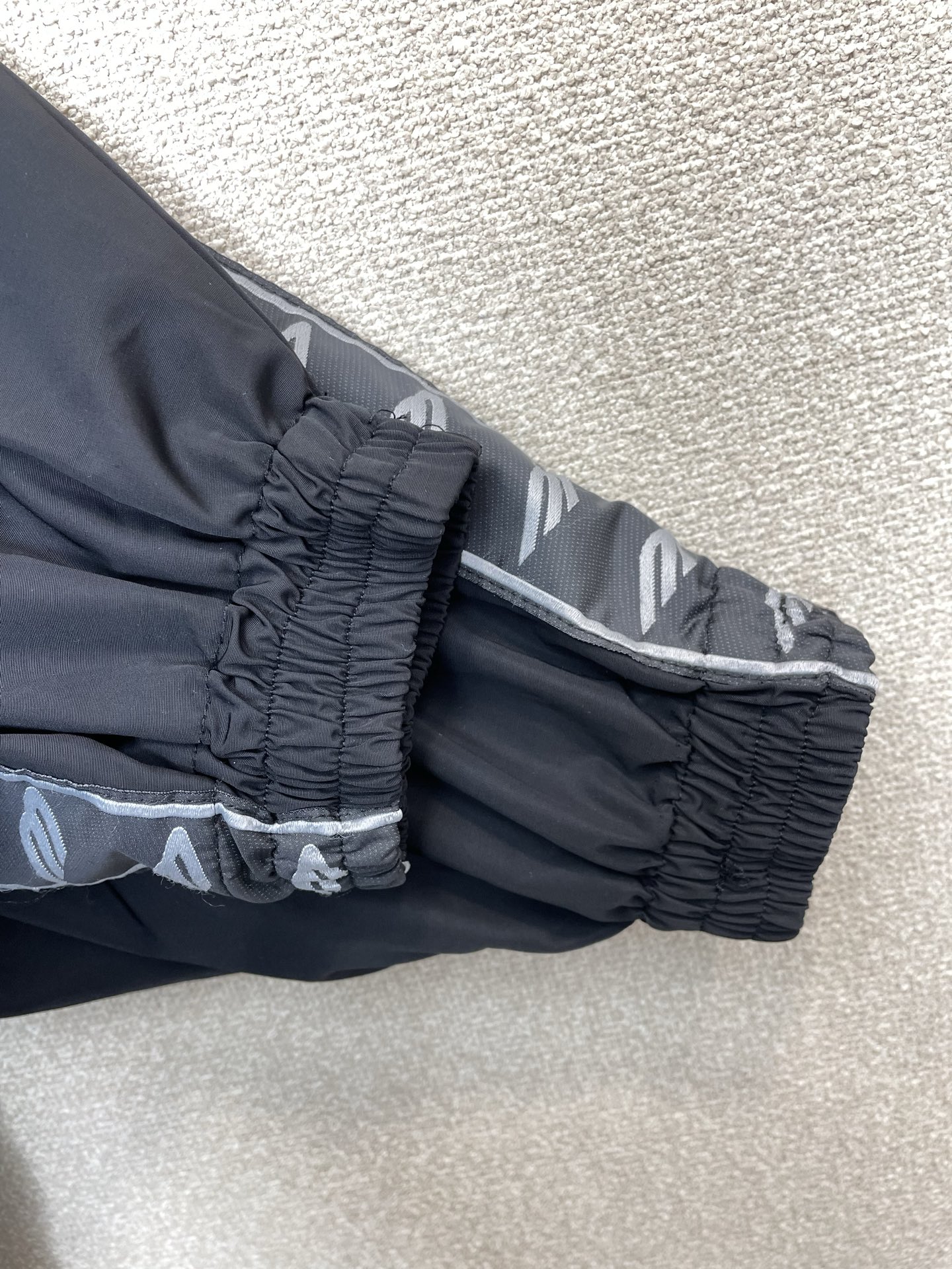 Balenciaga巴黎世家💥砸锅卖铁都要上的新款新款原单男士休闲连帽夹克 高端定制 高端版本 时尚百搭爆款⚠️⚠️✨✨