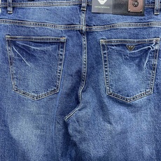 Armani阿玛尼💥砸锅卖铁都要上的新款新款休闲牛仔裤👖高端版本!专柜定制面料 透气舒适度高,细节无可挑剔,品牌元素设计 Armani阿玛尼💥砸锅卖铁都要上的新款新款休闲牛仔裤👖高端版本!专柜定制面料 透气舒适度高,细节无可挑剔,品牌元素设计