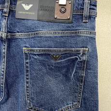 Armani阿玛尼💥砸锅卖铁都要上的新款新款休闲牛仔裤👖高端版本!专柜定制面料 透气舒适度高,细节无可挑剔,品牌元素设计 Armani阿玛尼💥砸锅卖铁都要上的新款新款休闲牛仔裤👖高端版本!专柜定制面料 透气舒适度高,细节无可挑剔,品牌元素设计