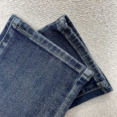 Prada普拉达💥砸锅卖铁都要上的新款新款休闲牛仔裤👖高端版本!专柜定制面料 透气舒适度高,细节无可挑剔,品牌元素设计理 Prada普拉达💥砸锅卖铁都要上的新款新款休闲牛仔裤👖高端版本!专柜定制面料 透气舒适度高,细节无可挑剔,品牌元素设计理