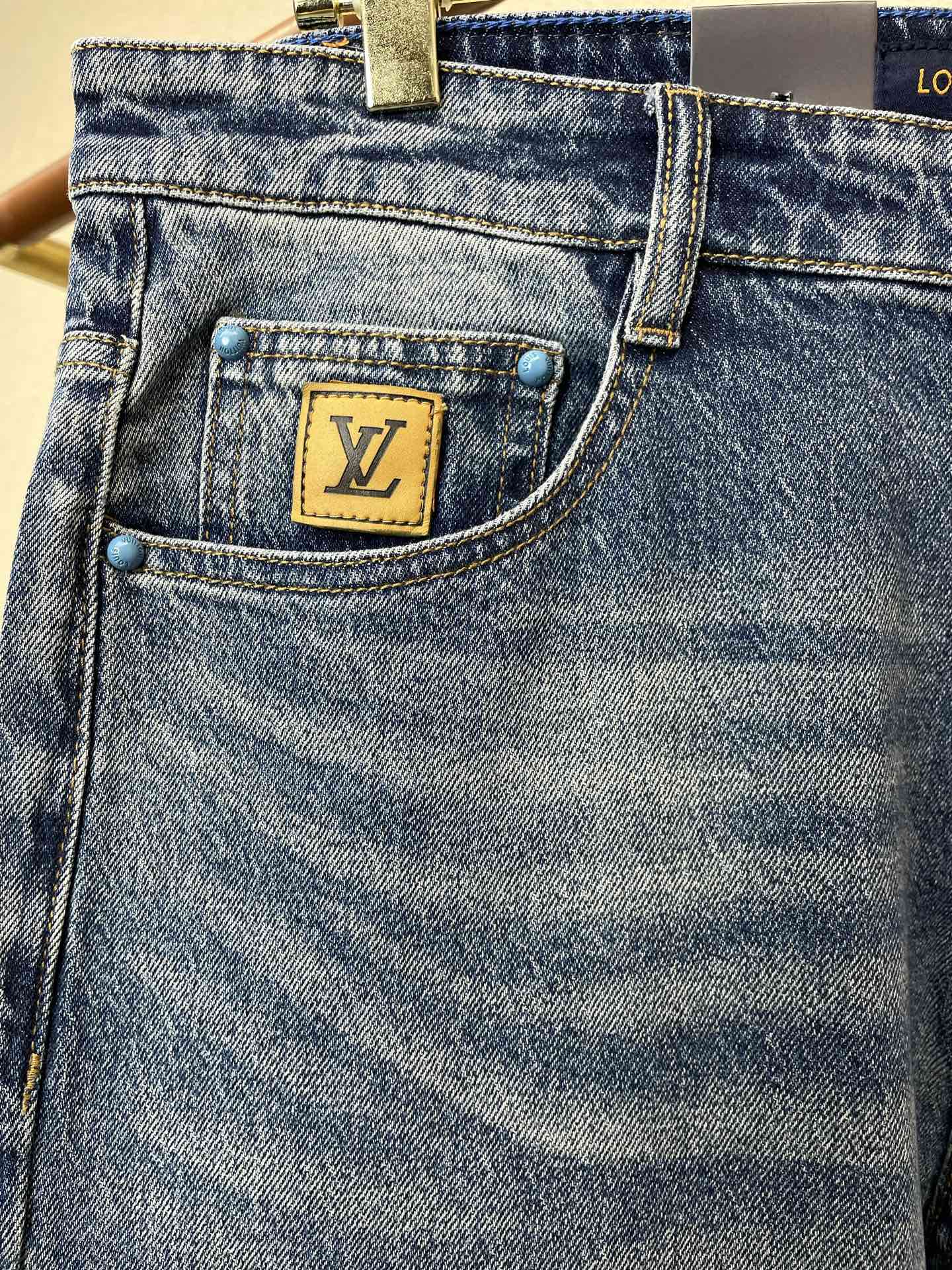 Louis Vuitton路易威登💥砸锅卖铁都要上的新款新款休闲牛仔裤👖高端版本！专柜定制面料 透气舒适度高，细节无可挑