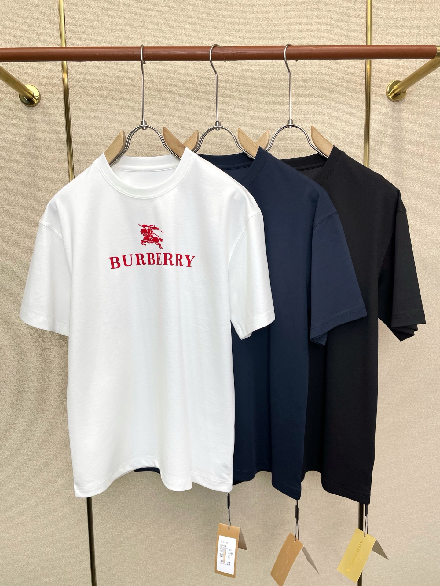 Burberry巴宝莉💥砸锅卖铁都要上的新款新款原单男士休闲短袖 高端定制 高端版本 时尚百搭爆款⚠️⚠️✨✨进口面料 
