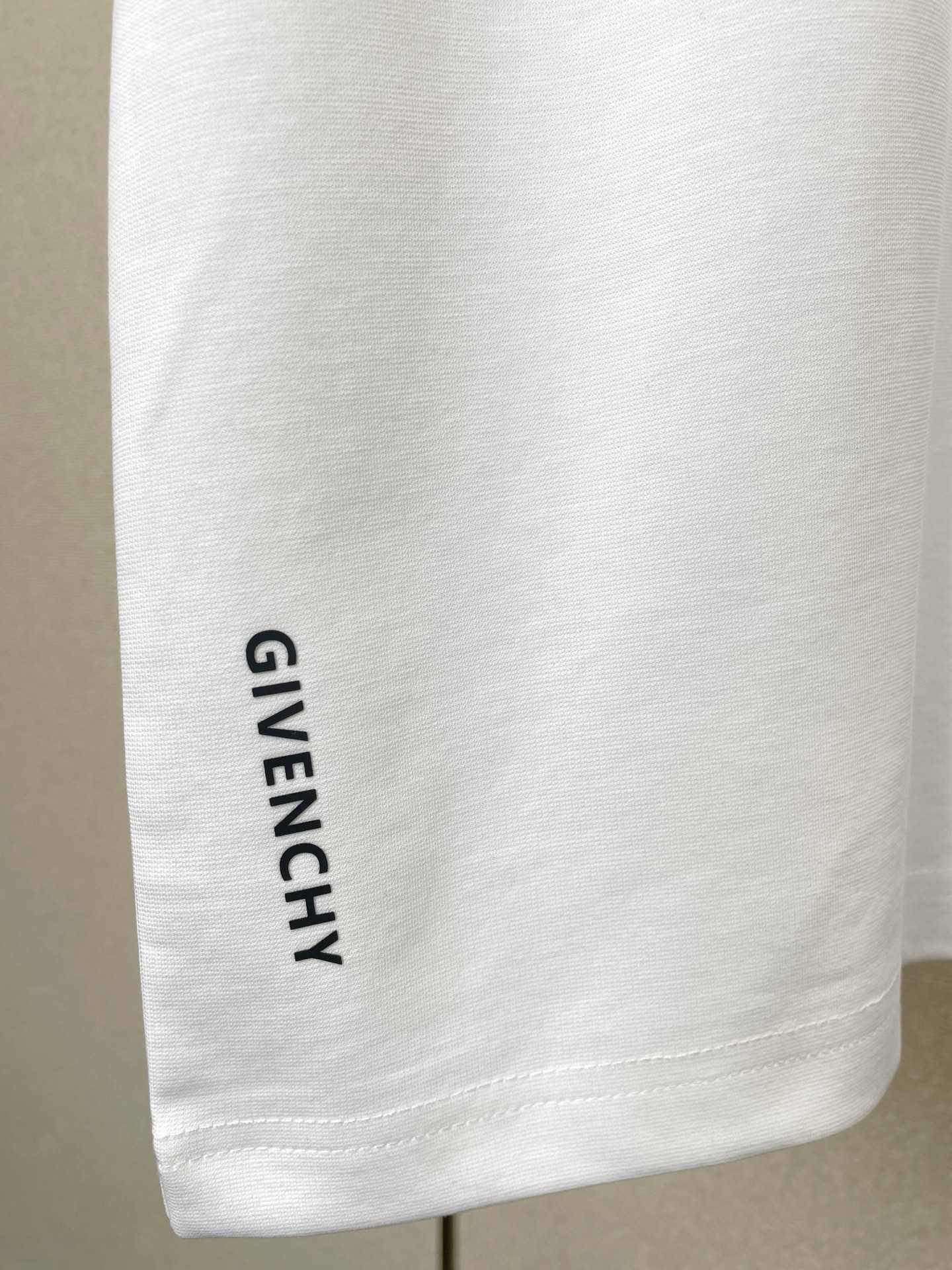 Givenchy纪梵希💥砸锅卖铁都要上的新款新款原单男士休闲短袖 高端定制 高端版本 时尚百搭爆款⚠️⚠️✨✨进口面料 