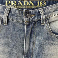 Prada普拉达💥砸锅卖铁都要上的新款新款休闲牛仔裤 高端版本!专柜定制面料 透气舒适度高,细节无可挑剔,品牌元素设计理 Prada普拉达💥砸锅卖铁都要上的新款新款休闲牛仔裤 高端版本!专柜定制面料 透气舒适度高,细节无可挑剔,品牌元素设计理