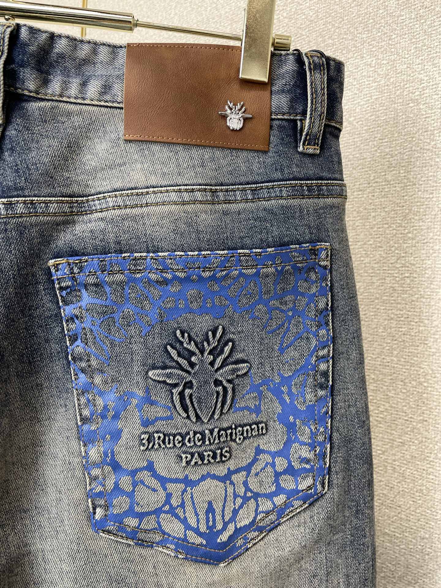 Dior迪奥💥砸锅卖铁都要上的新款新款休闲牛仔裤 高端版本！专柜定制面料 透气舒适度高，细节无可挑剔，品牌元素设计理念，