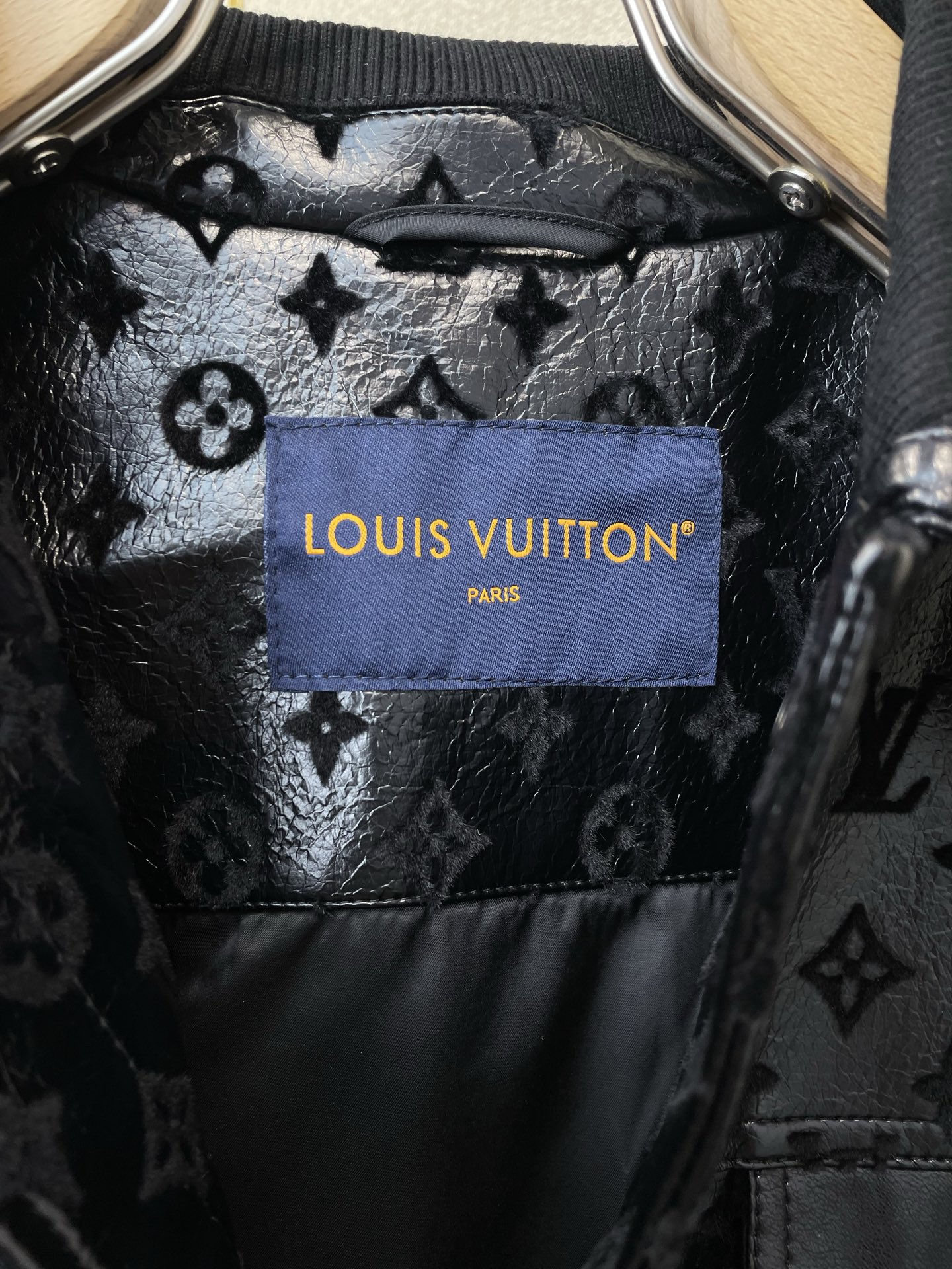 Louis Vuitton路易威登💥砸锅卖铁都要上的新款新款原单男士休闲夹克 高端定制 高版本 时尚百搭爆款⚠️✨原版进