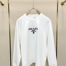 Prada普拉达💥砸锅卖铁都要上的新款新款原单男士休闲长袖 高端定制 高版本 时尚百搭爆款⚠️⚠️✨✨进口面料 手感超柔 Prada普拉达💥砸锅卖铁都要上的新款新款原单男士休闲长袖 高端定制 高版本 时尚百搭爆款⚠️⚠️✨✨进口面料 手感超柔