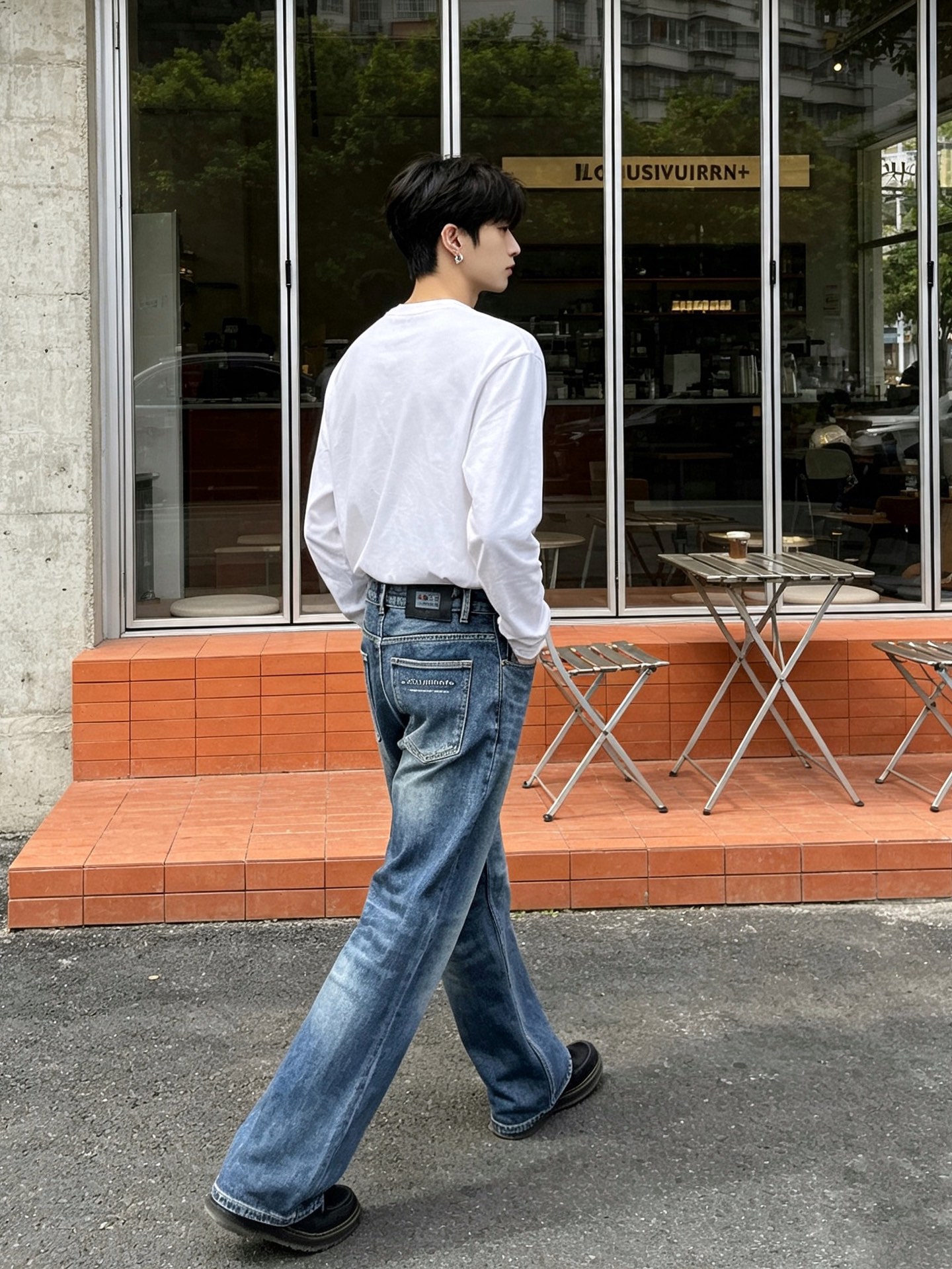 Louis Vuitton路易威登💥砸锅卖铁都要上的新款新款休闲牛仔裤👖高端版本 专柜定制面料 透气舒适度高，细节无可挑